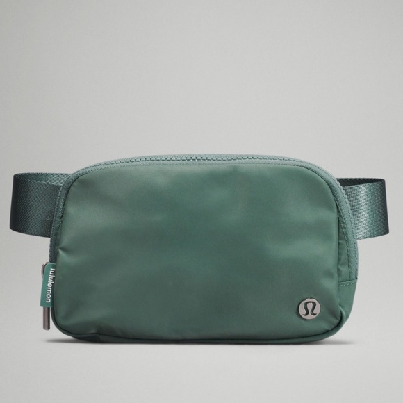 lululemon athletica Handbags - NWT lululemon everywhere belt bag